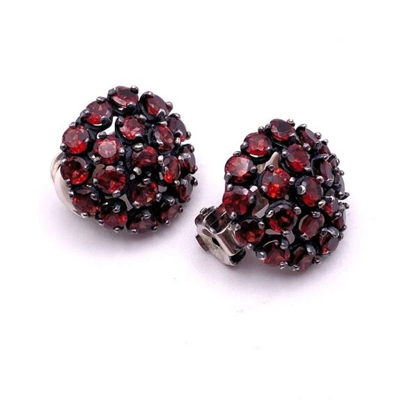 Sterling Silver and Garnets Vintage Clip On Earrings - Picture 6 of 8